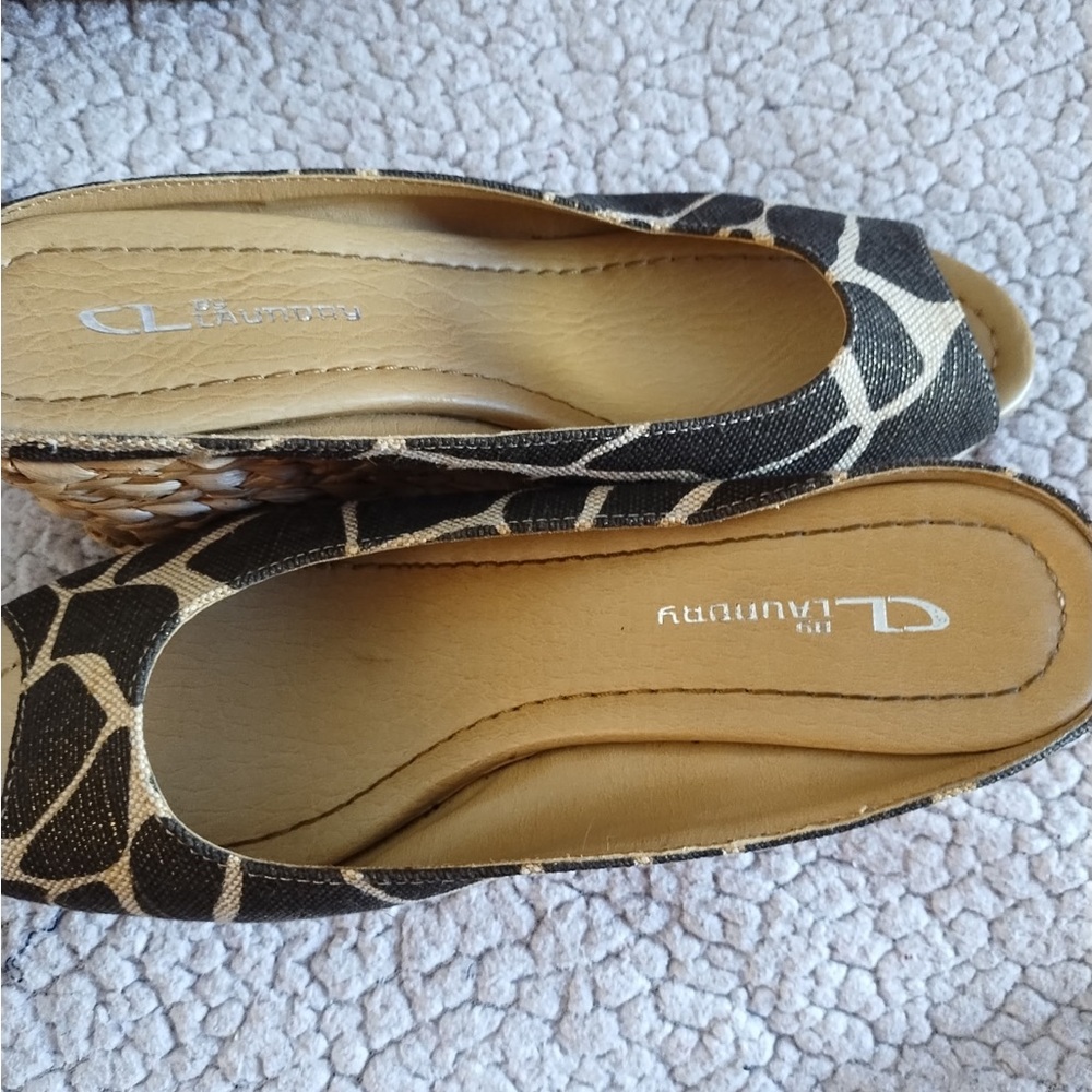 CL by Laundry Women's Black and Tan Wedge Shoes